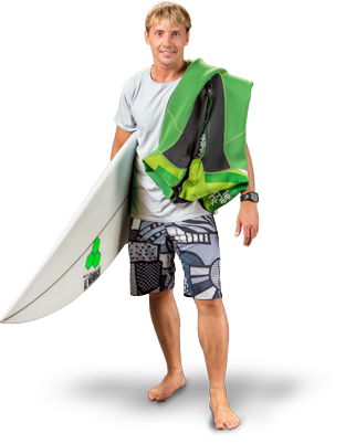 Человек с серфинг доской PNG фото
