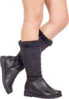 Boots on legs PNG image
